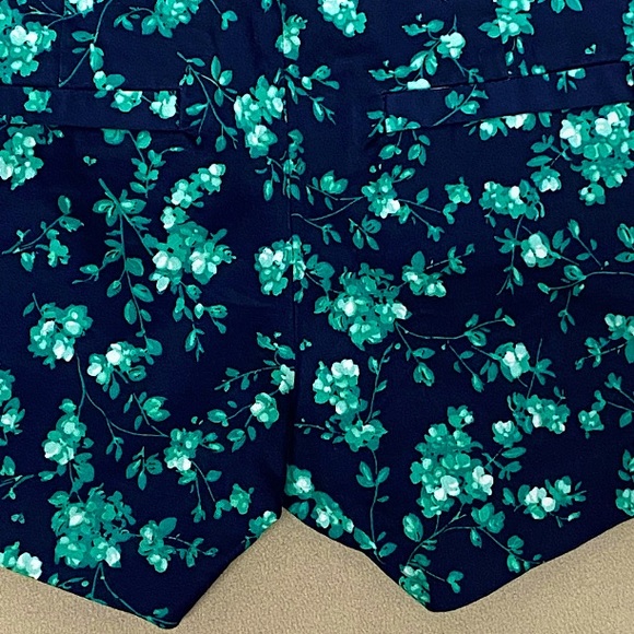 J. Crew NWOT Navy Blue & Green Floral Stretch Zip Up Shorts - Picture 7 of 16